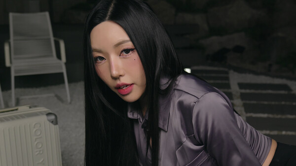 阿西, 美女室友竟然...？2