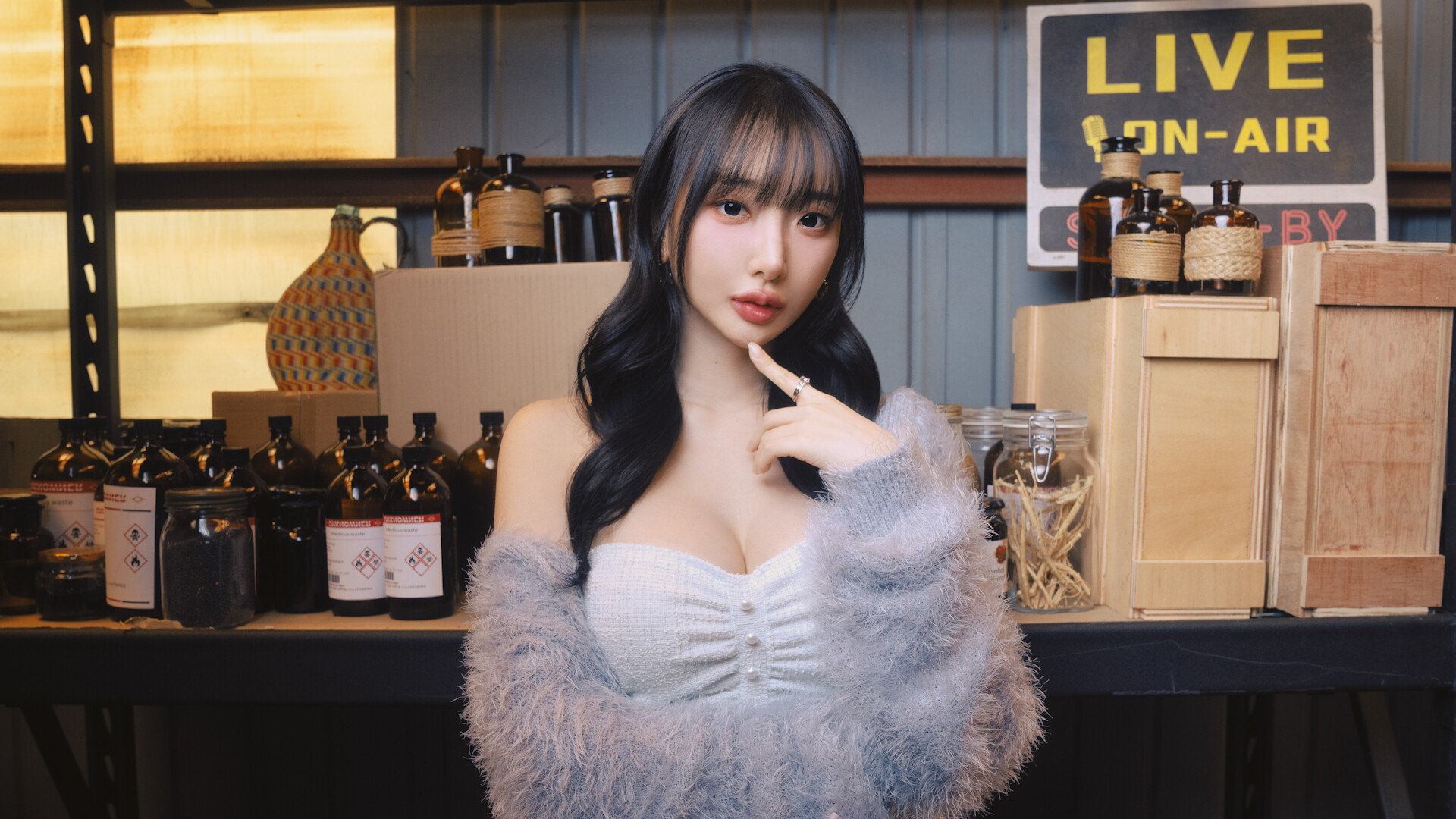 末日降临！被美女们关进避难所!? - 4